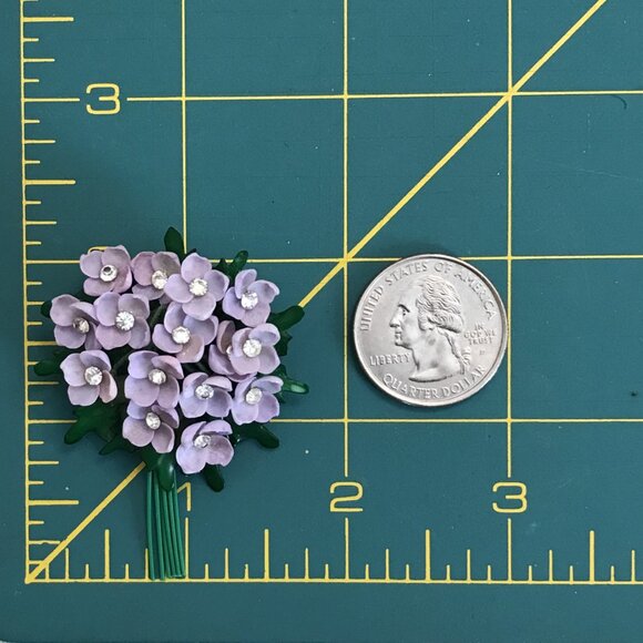 Lilac-Tinted Bouquet Brooch - Picture 3 of 4